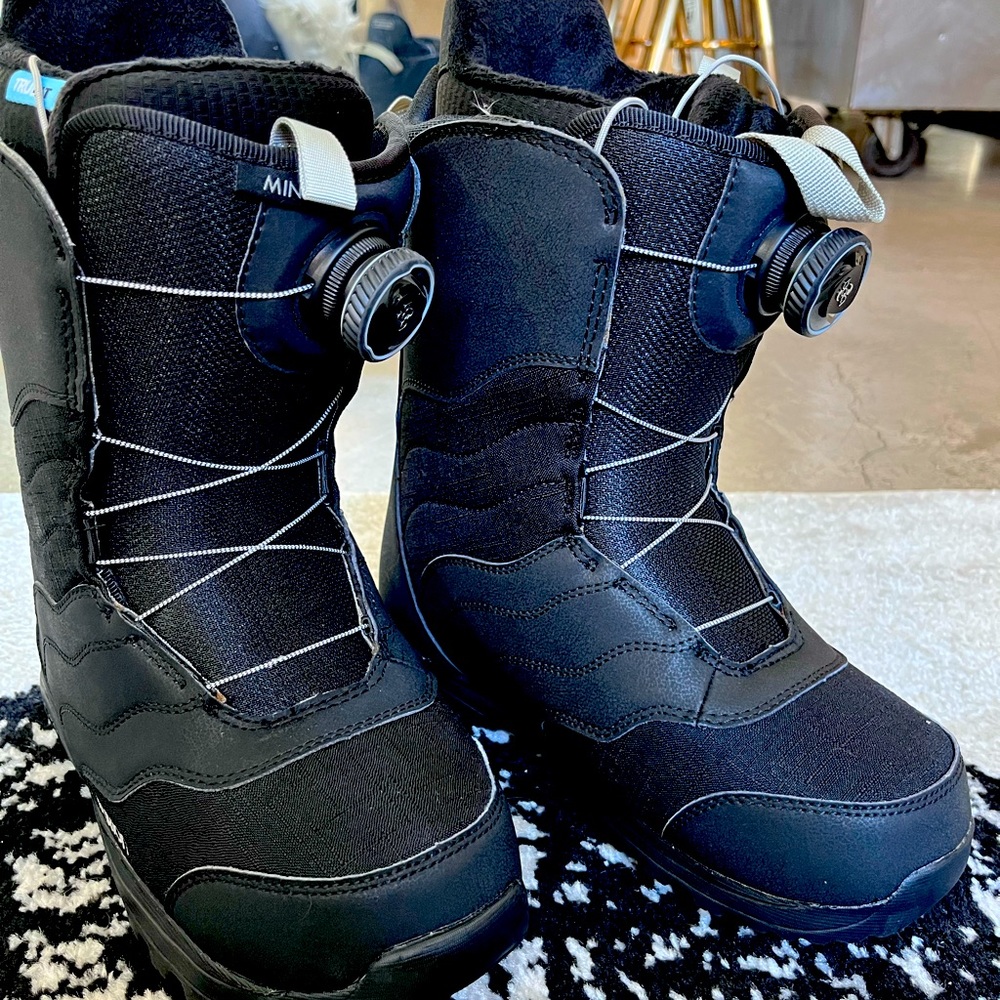 NEW Burton Mint Snowboard Boots BOA